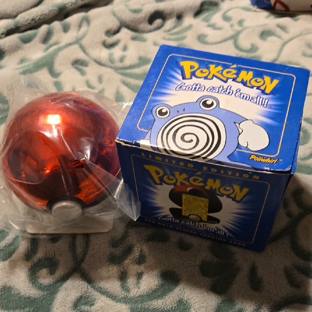 Poliwhirl #61 Pokemon Pokeball With 23K Gold Plated Trading Card Mint! RARE! COA